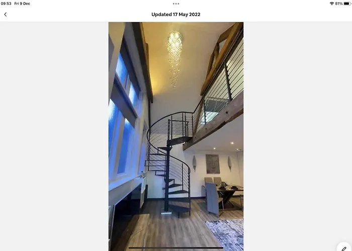 Chapel Row 1